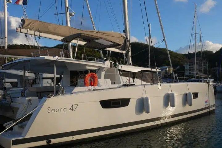 FOUNTAINE PAJOT Saona 47