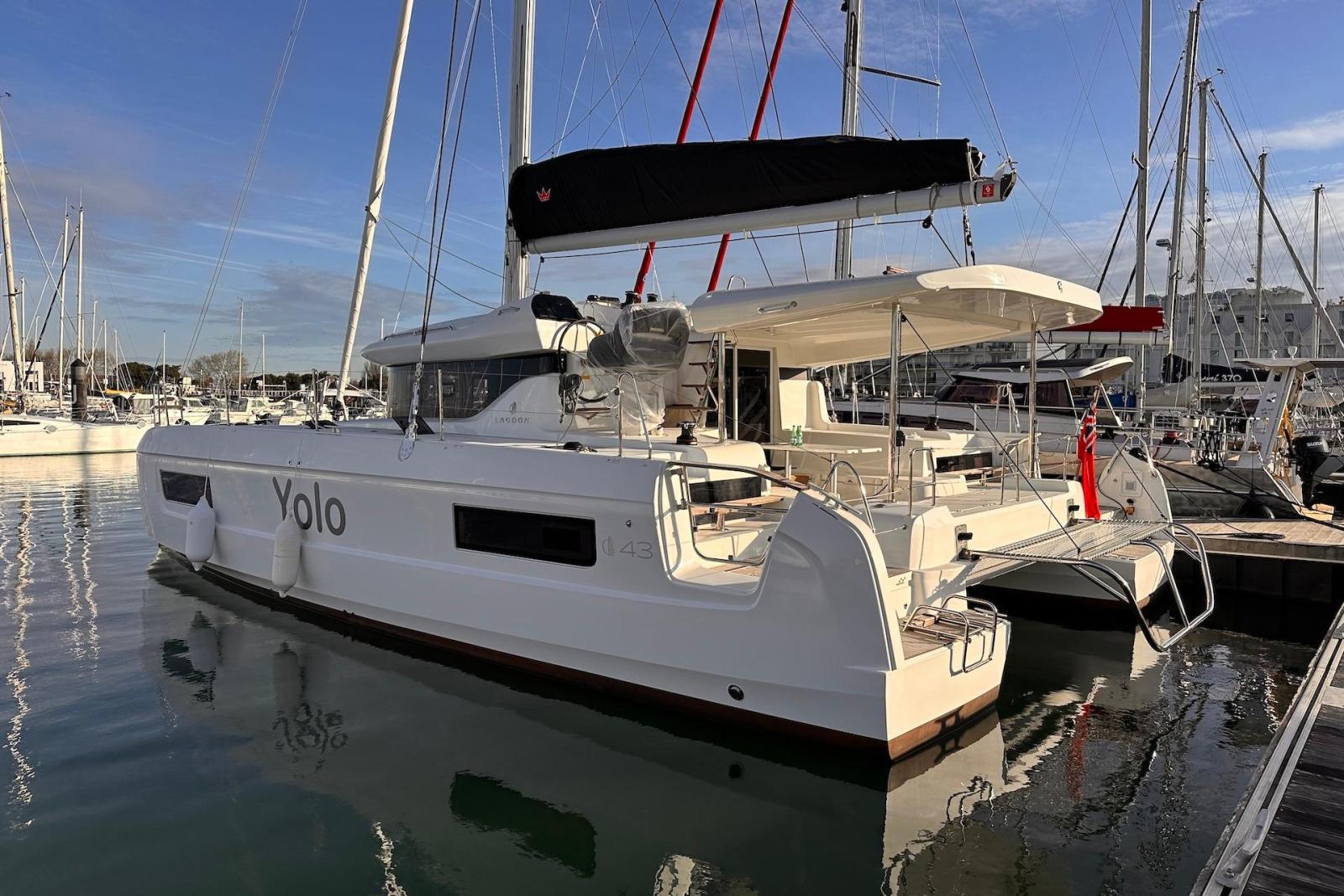 LAGOON 43