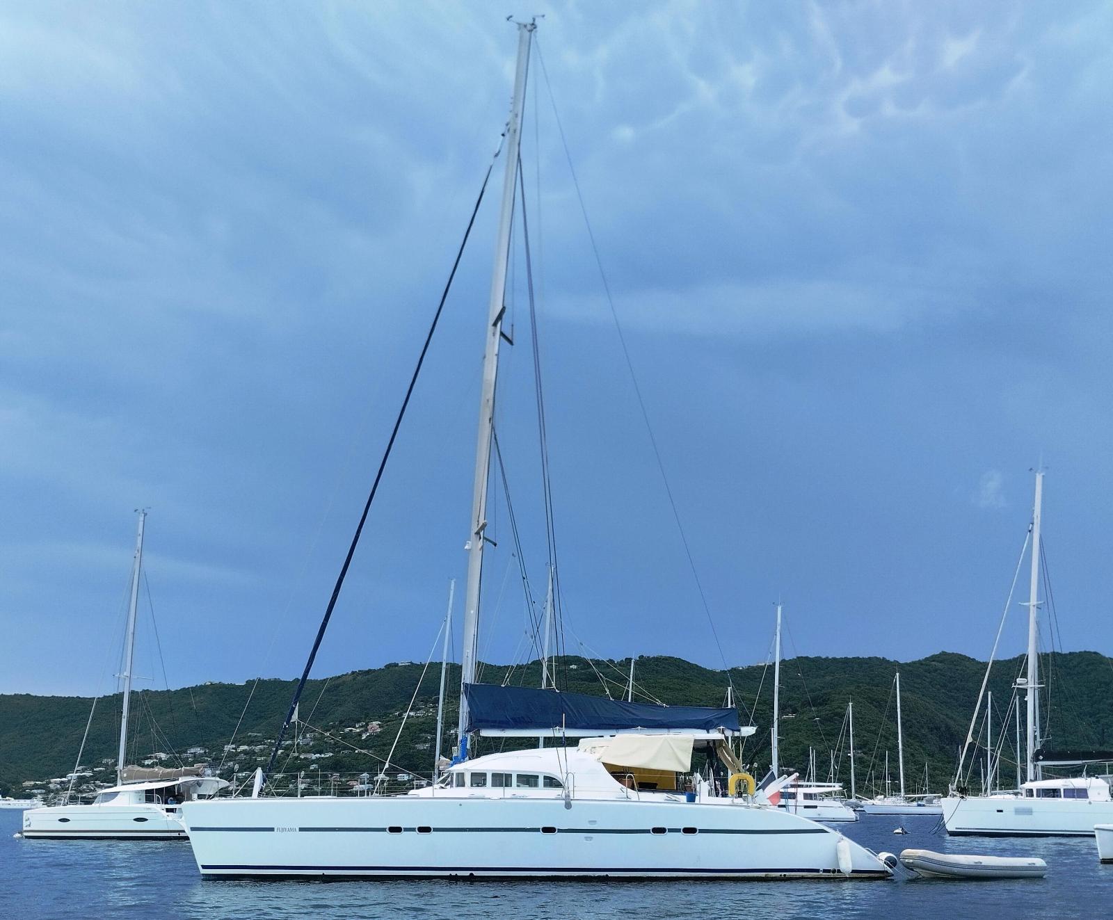LAGOON 570